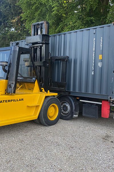 Container posé sur une remorque